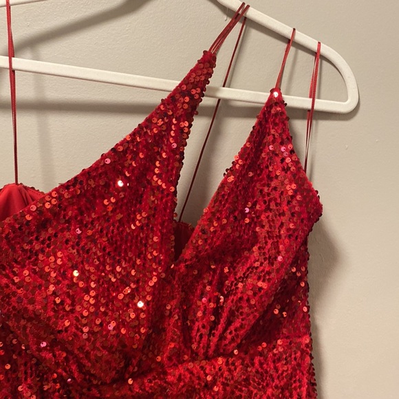 NWT Zara Red Sequin & Velvet One Shoulder Body Con Dress - Picture 7 of 14